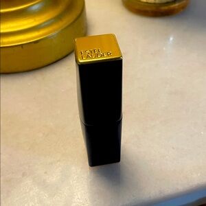 Estée Lauder pure color envy in Intense Nude #561